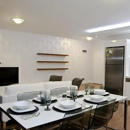 Pine Apartment